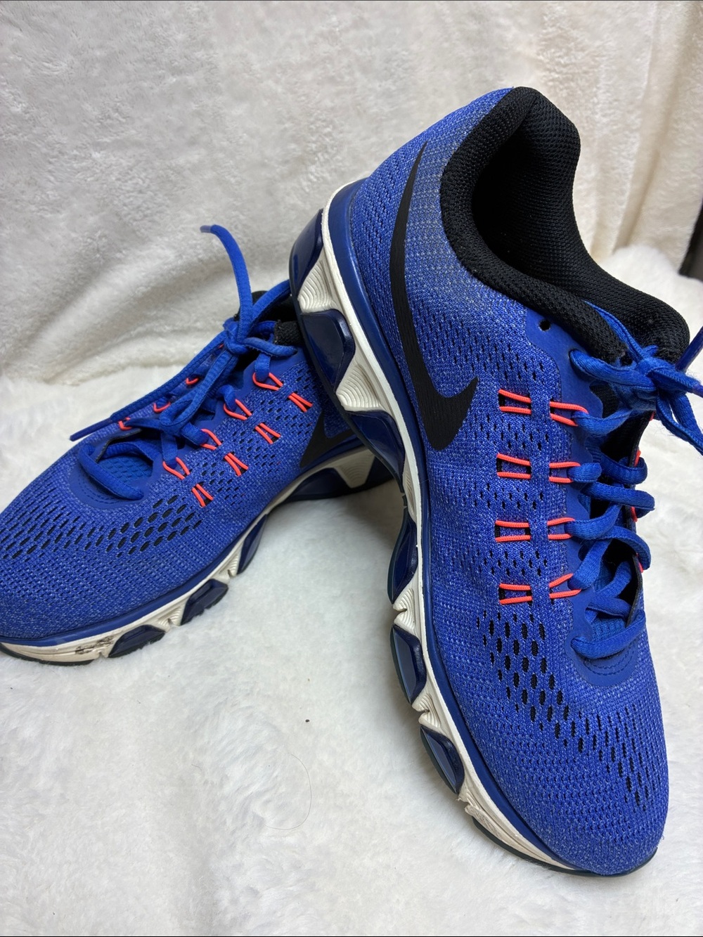 Nike womans Athletic Running Shoes in Blue and Black.